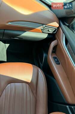 Внедорожник / Кроссовер Maserati Levante 2021 в 