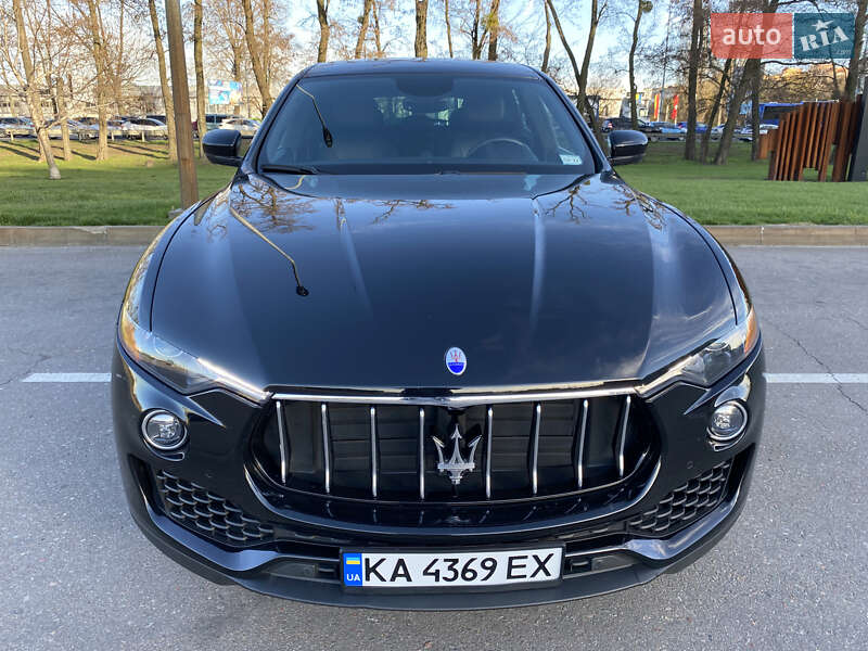 Внедорожник / Кроссовер Maserati Levante 2017 в Киеве