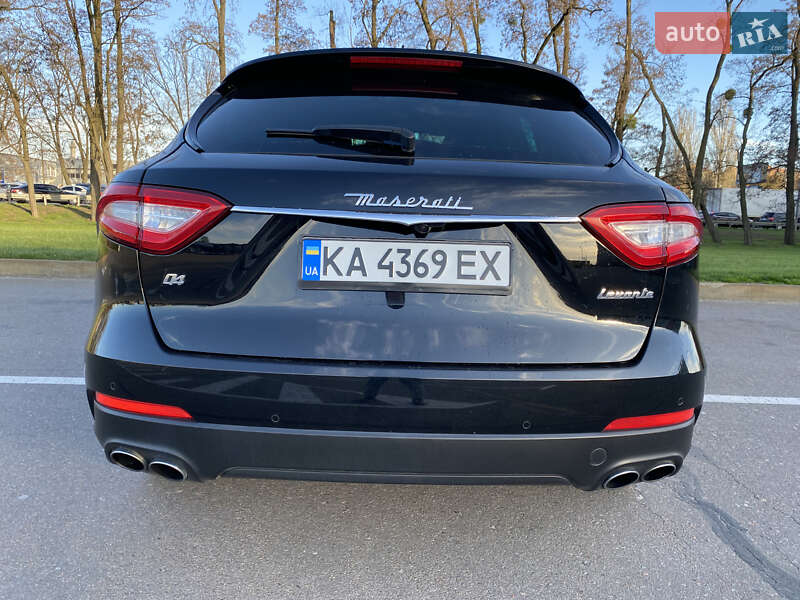 Внедорожник / Кроссовер Maserati Levante 2017 в Киеве