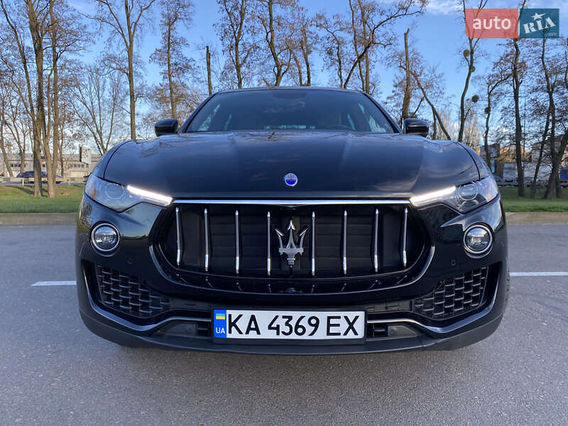 Внедорожник / Кроссовер Maserati Levante 2017 в Киеве