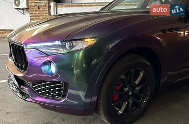 Внедорожник / Кроссовер Maserati Levante 2016 в Одессе