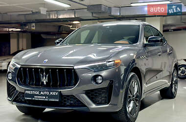 Позашляховик / Кросовер Maserati Levante 2022 в 