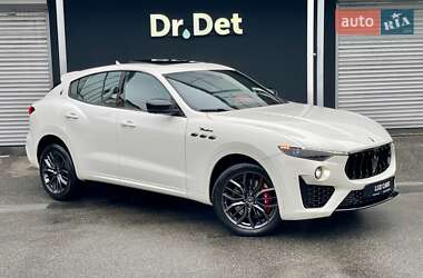 Внедорожник / Кроссовер Maserati Levante 2022 в Киеве