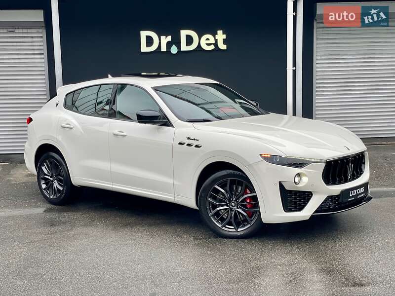 Позашляховик / Кросовер Maserati Levante 2022 в 