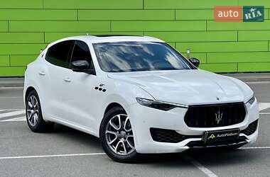 Внедорожник / Кроссовер Maserati Levante 2021 в Киеве