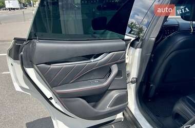 Позашляховик / Кросовер Maserati Levante 2021 в Києві