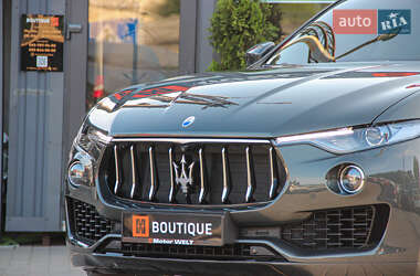 Позашляховик / Кросовер Maserati Levante 2017 в 