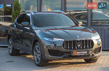 Позашляховик / Кросовер Maserati Levante 2017 в 