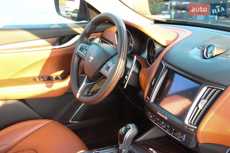Внедорожник / Кроссовер Maserati Levante 2017 в Одессе