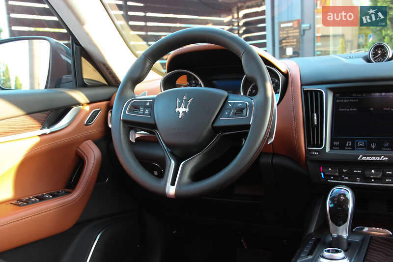 Внедорожник / Кроссовер Maserati Levante 2017 в Одессе