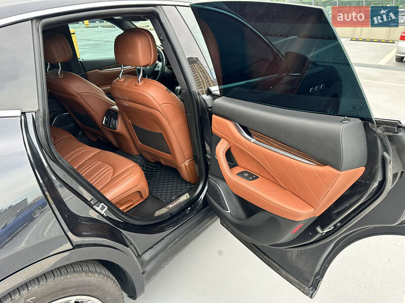 Позашляховик / Кросовер Maserati Levante 2019 в Києві
