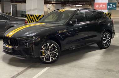 Внедорожник / Кроссовер Maserati Levante 2020 в Киеве