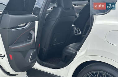 Внедорожник / Кроссовер Maserati Levante 2018 в 