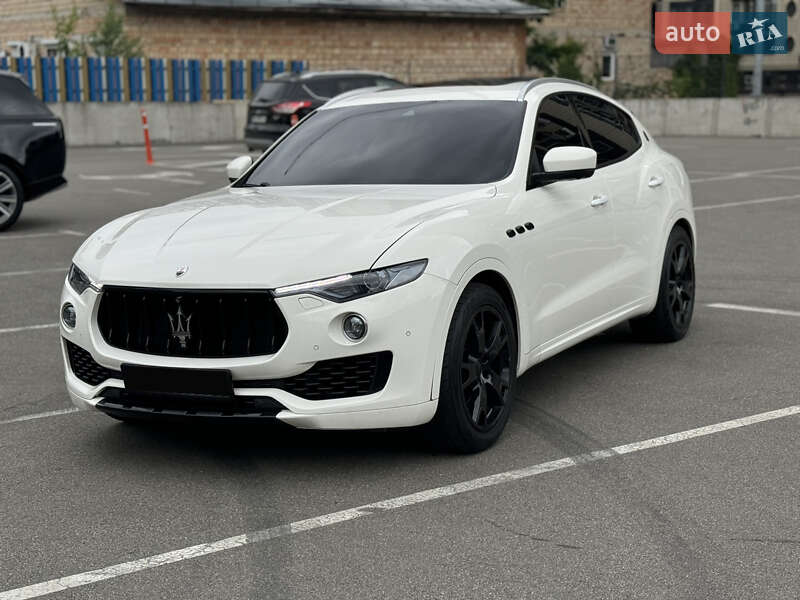 Внедорожник / Кроссовер Maserati Levante 2016 в Киеве фото 4 Внедорожник / Кроссовер Maserati Levante 2016 в Киеве