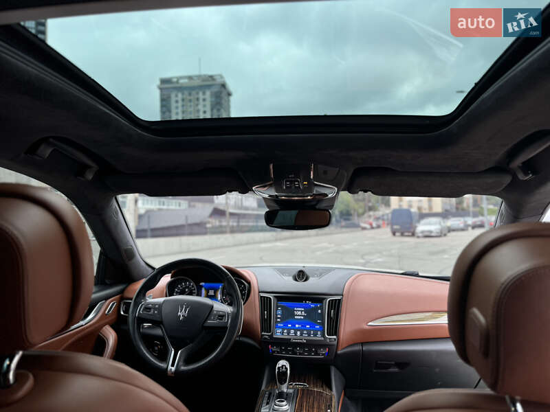 Внедорожник / Кроссовер Maserati Levante 2016 в Киеве фото 11 Внедорожник / Кроссовер Maserati Levante 2016 в Киеве