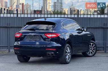 Позашляховик / Кросовер Maserati Levante 2018 в 