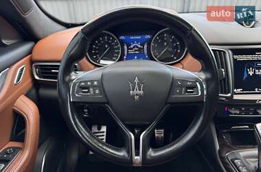 Позашляховик / Кросовер Maserati Levante 2018 в 