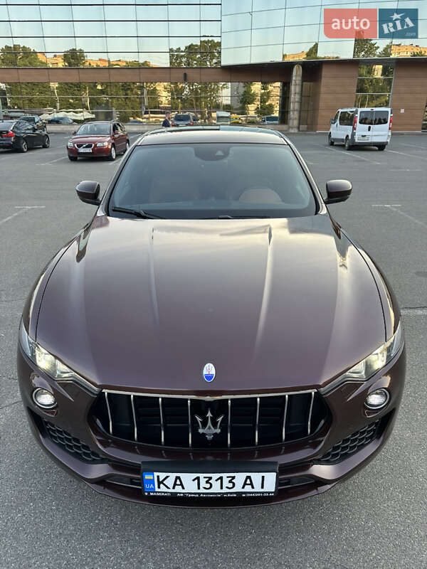 Внедорожник / Кроссовер Maserati Levante 2017 в Киеве