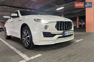 Внедорожник / Кроссовер Maserati Levante 2017 в 