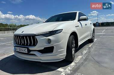 Внедорожник / Кроссовер Maserati Levante 2017 в 