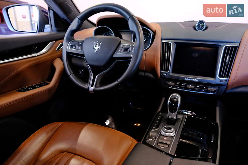 Внедорожник / Кроссовер Maserati Levante 2017 в Одессе
