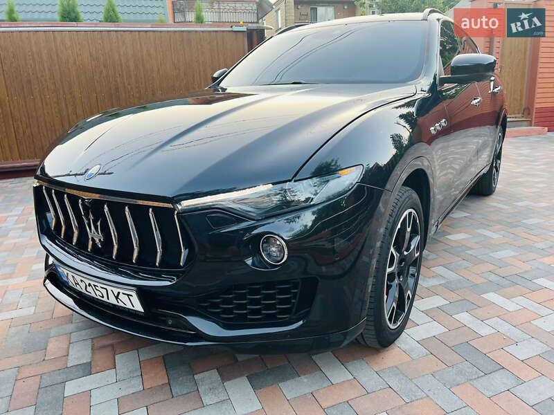 Внедорожник / Кроссовер Maserati Levante 2017 в Киеве