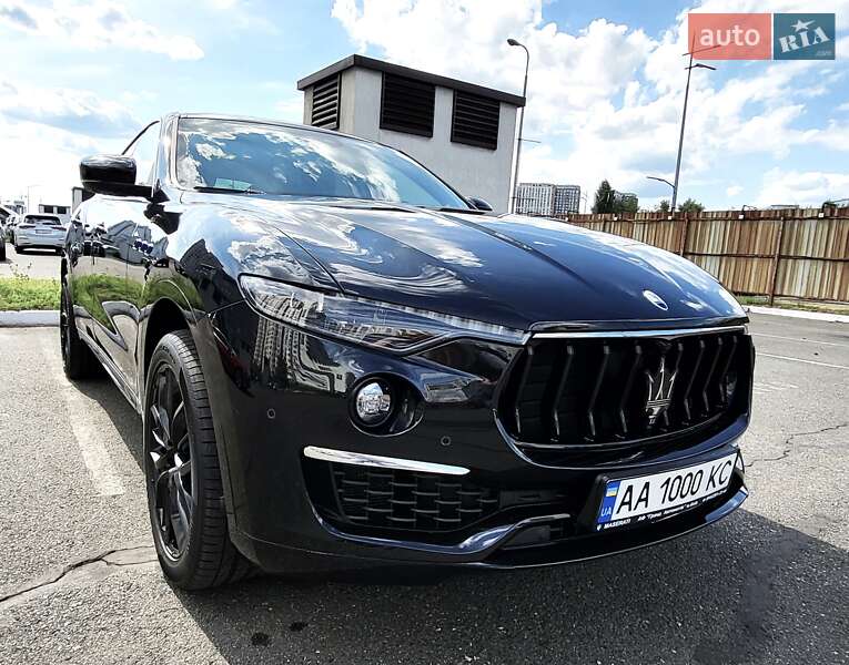 Внедорожник / Кроссовер Maserati Levante 2021 в Киеве