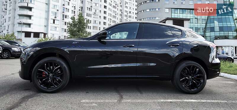 Внедорожник / Кроссовер Maserati Levante 2021 в Киеве