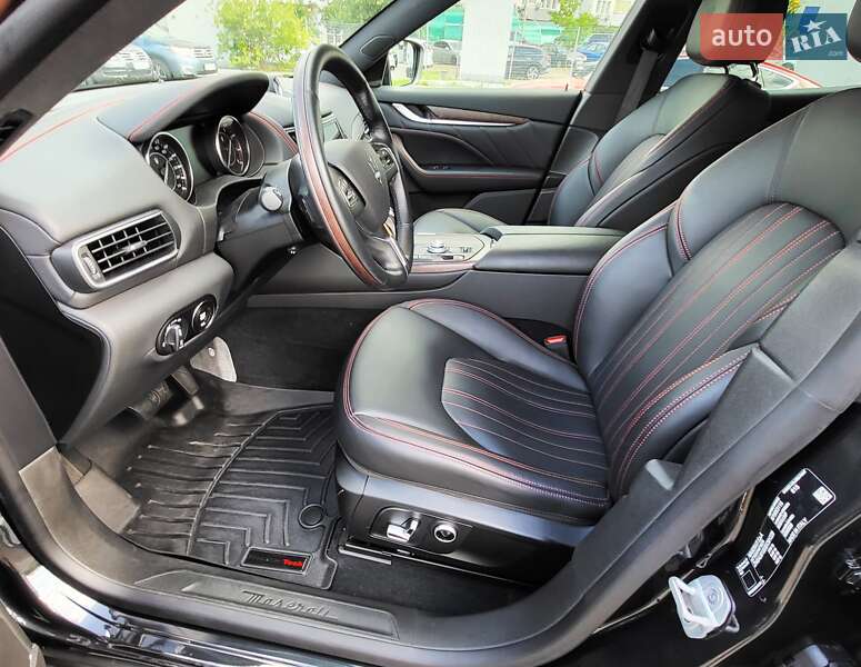 Внедорожник / Кроссовер Maserati Levante 2021 в Киеве