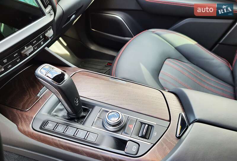 Внедорожник / Кроссовер Maserati Levante 2021 в Киеве