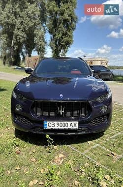 Внедорожник / Кроссовер Maserati Levante 2017 в Киеве