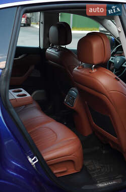 Внедорожник / Кроссовер Maserati Levante 2016 в 