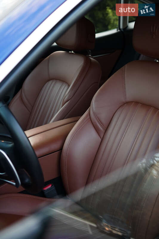 Внедорожник / Кроссовер Maserati Levante 2016 в Киеве