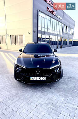 Позашляховик / Кросовер Maserati Levante 2020 в Києві