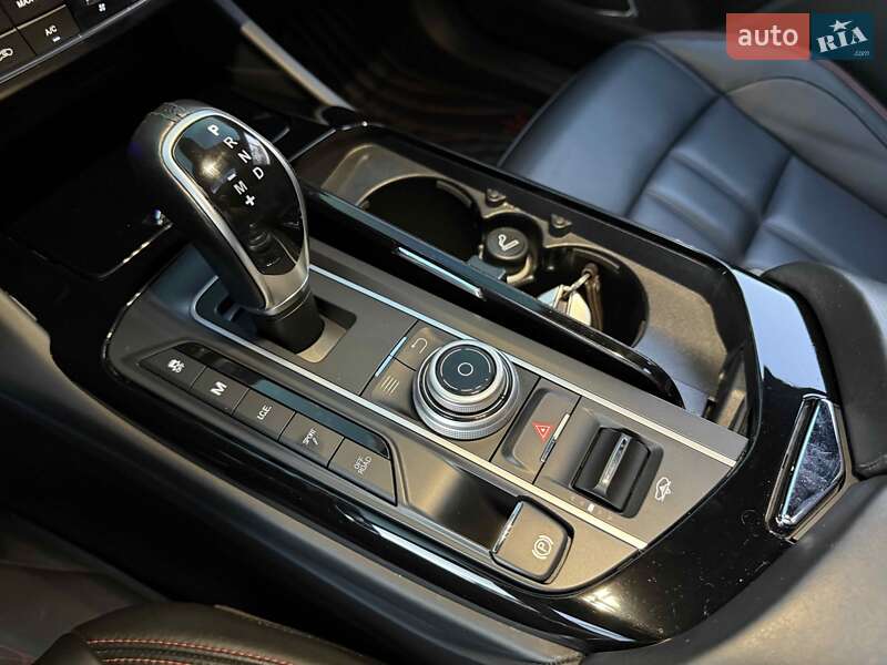 Внедорожник / Кроссовер Maserati Levante 2018 в Львове