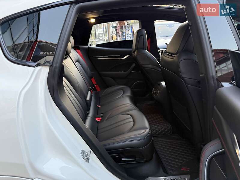 Внедорожник / Кроссовер Maserati Levante 2018 в Львове