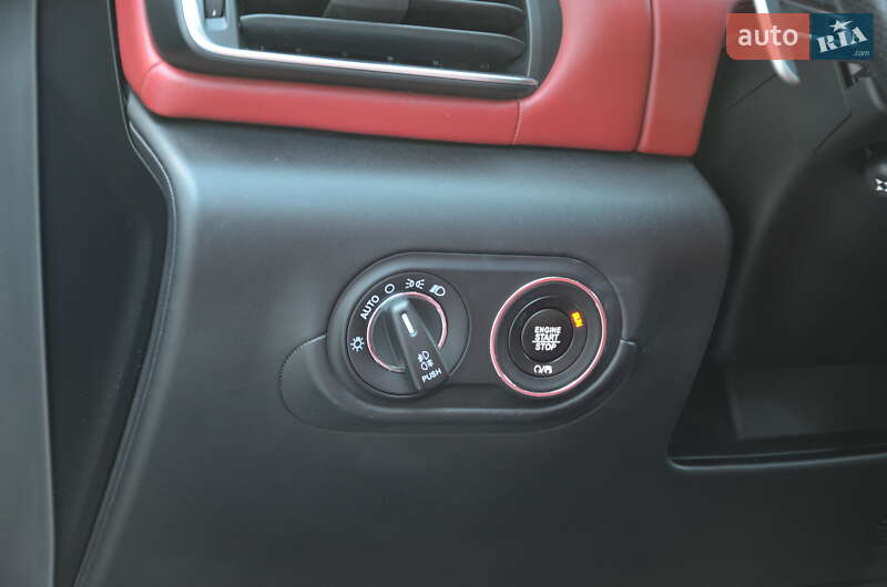 Позашляховик / Кросовер Maserati Levante 2017 в Києві