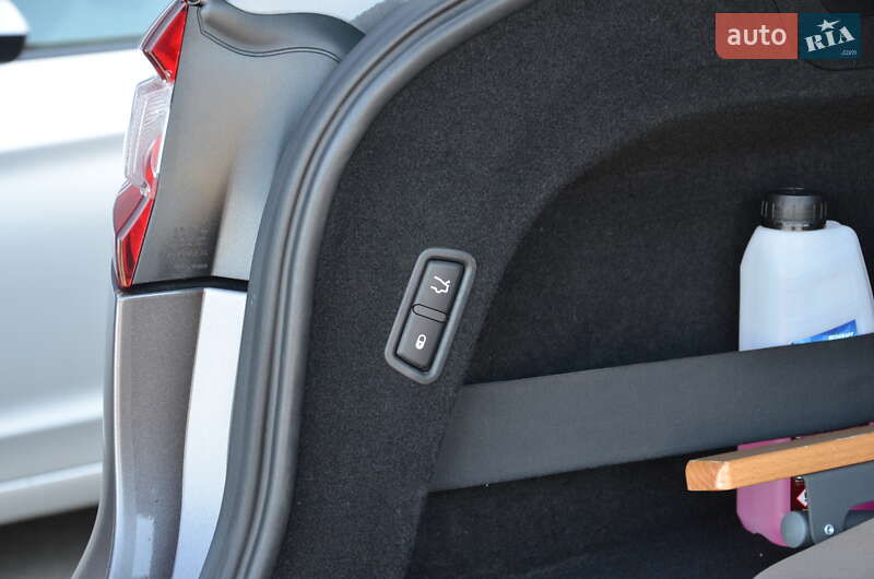 Позашляховик / Кросовер Maserati Levante 2017 в Києві