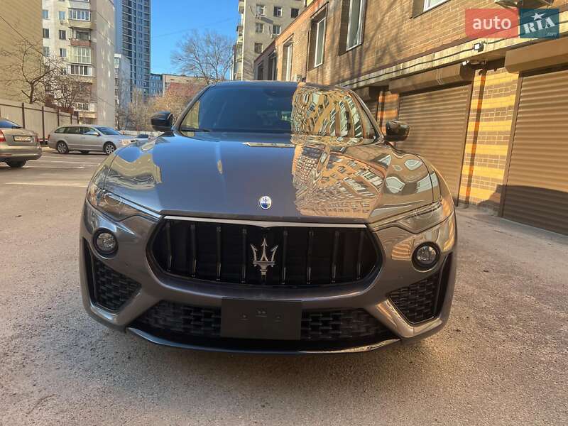 Внедорожник / Кроссовер Maserati Levante 2021 в Киеве
