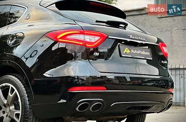 Внедорожник / Кроссовер Maserati Levante 2018 в 