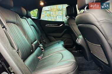 Внедорожник / Кроссовер Maserati Levante 2018 в 