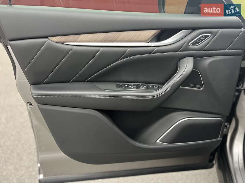 Позашляховик / Кросовер Maserati Levante 2019 в Києві фото 12 Позашляховик / Кросовер Maserati Levante 2019 в Києві