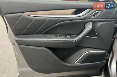 Внедорожник / Кроссовер Maserati Levante 2019 в 