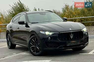 Внедорожник / Кроссовер Maserati Levante 2018 в  фото 2 Внедорожник / Кроссовер Maserati Levante 2018 в