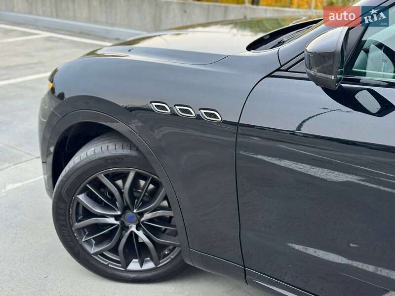 Внедорожник / Кроссовер Maserati Levante 2018 в Киеве фото 15 Внедорожник / Кроссовер Maserati Levante 2018 в Киеве