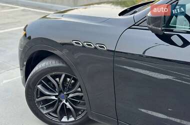 Внедорожник / Кроссовер Maserati Levante 2018 в  фото 15 Внедорожник / Кроссовер Maserati Levante 2018 в