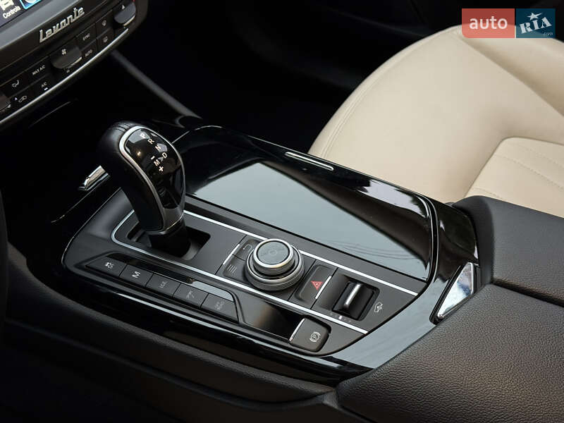 Внедорожник / Кроссовер Maserati Levante 2018 в Киеве