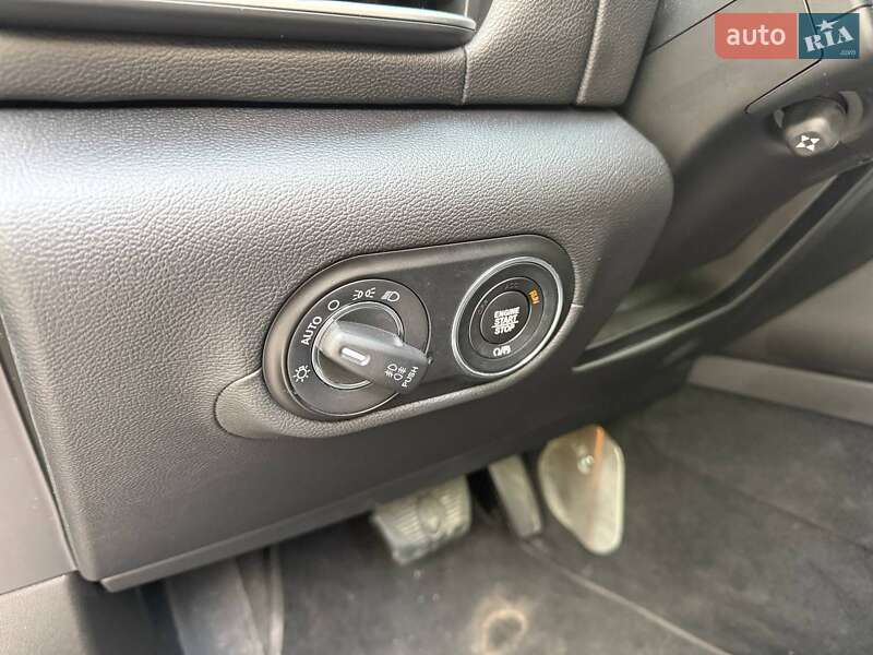 Внедорожник / Кроссовер Maserati Levante 2017 в Киеве