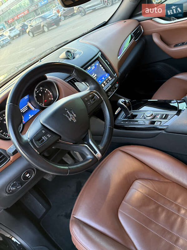 Внедорожник / Кроссовер Maserati Levante 2018 в Киеве
