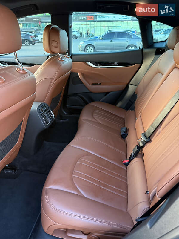 Внедорожник / Кроссовер Maserati Levante 2018 в Киеве